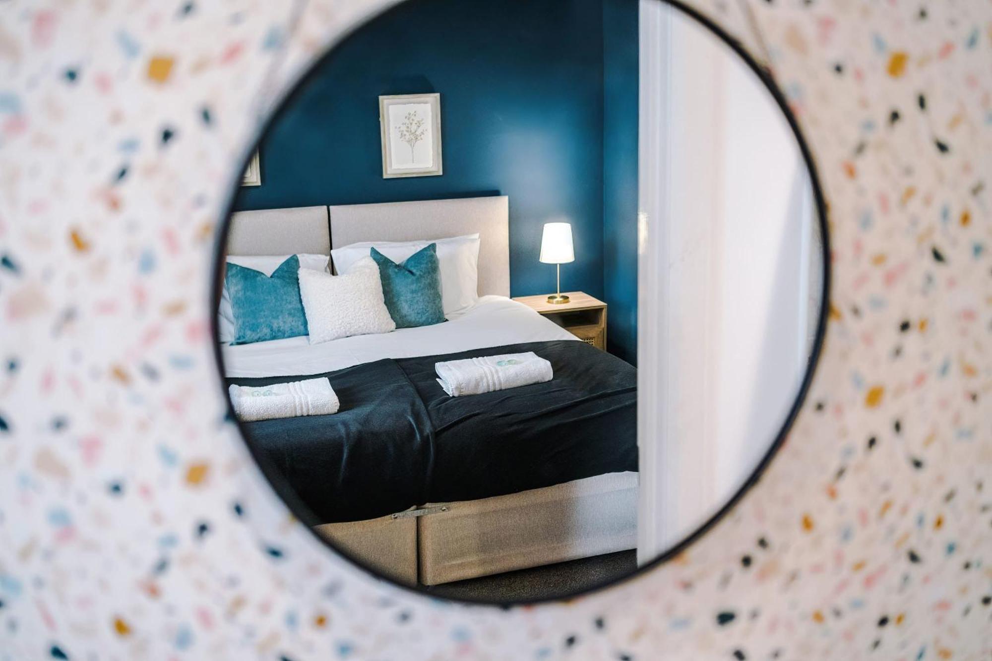 Вилла Rest&Recharge At A Spacious Townhouse By The Etihad Манчестер Экстерьер фото