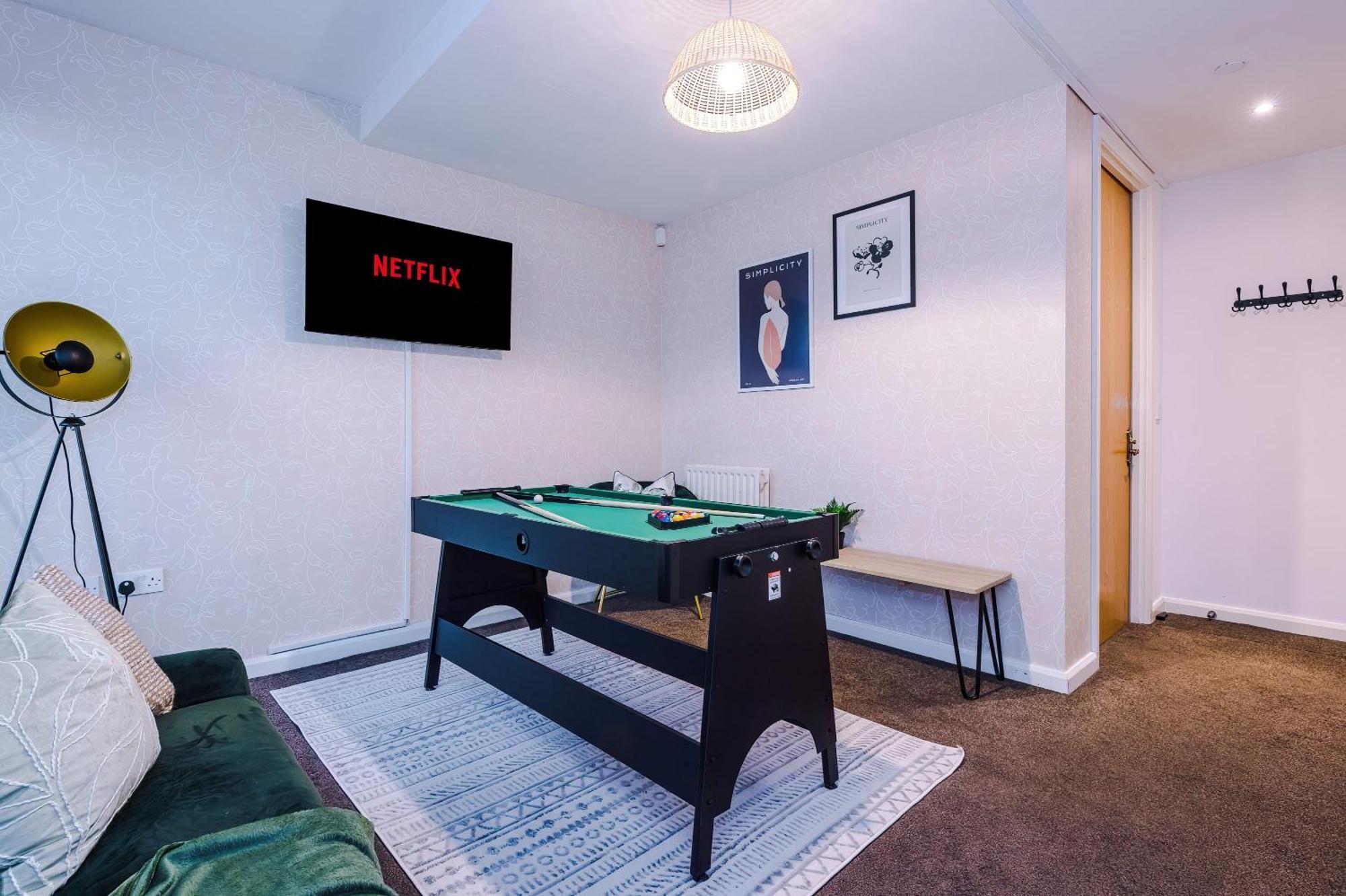 Вилла Rest&Recharge At A Spacious Townhouse By The Etihad Манчестер Экстерьер фото