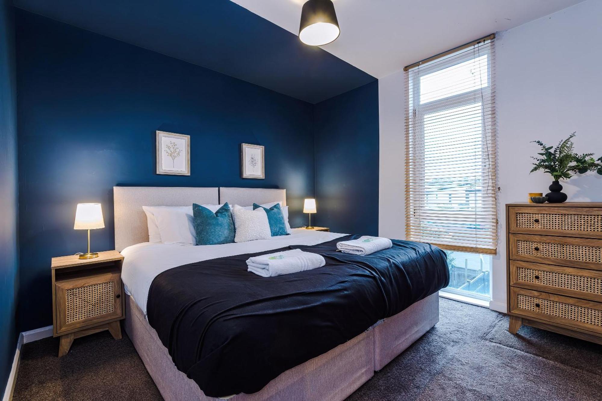 Вилла Rest&Recharge At A Spacious Townhouse By The Etihad Манчестер Экстерьер фото